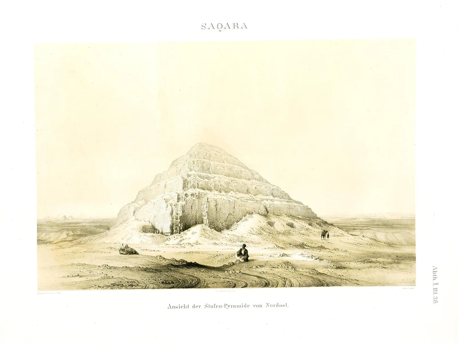 'Ansicht der Stufen-Pyramide von Nordost' – Lepsius, Denkmäler aus Aegypten und Aethiopien, avd. I, blad 36 (expeditionen 1842–45). Pyramiden från nordost, med sina trappsteg och sanddrivor.
