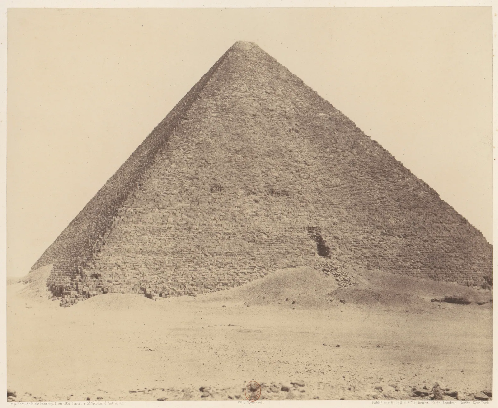 Teynards Cheopspyramid, 1851–52: Cheopspyramidens avskalade, trappstegade sida reser sig ur sanddrivorna – en studie i struktur snarare än romantik.